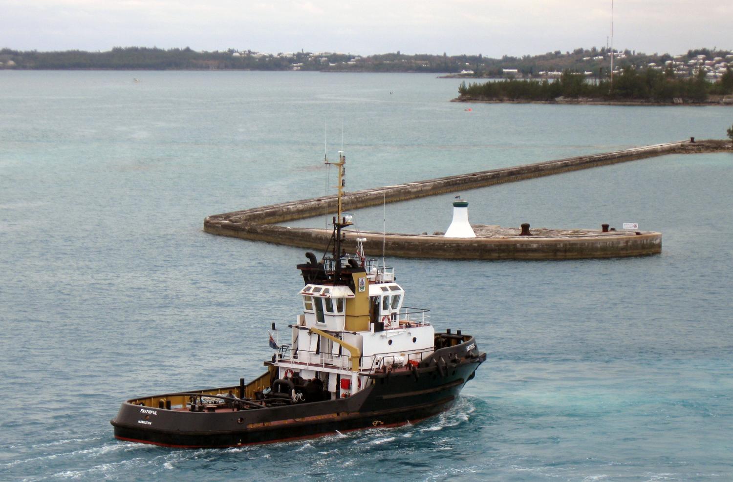 Tugboat at King's Wharf.
