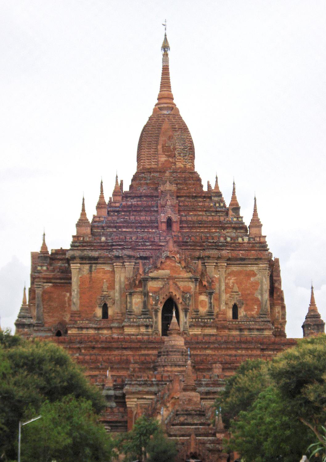 Htilominlo Temple in Bagan was completed around A.D. 1218 during the reign of King Nantaungmya; it is reputed to be the location where this king was chosen as crown prince. The three-story temple rises to 46 m (150 ft) and is built of red brick. 