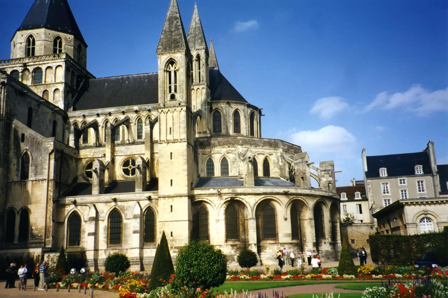 The Abbaye aux Hommes (Men's Abbey) is a Romanesque church dedicated to St. Etienne (St. Stephen) in Caen. Built by order of William the Conqueror, the former Benedictine abbey was completed in 1063. 