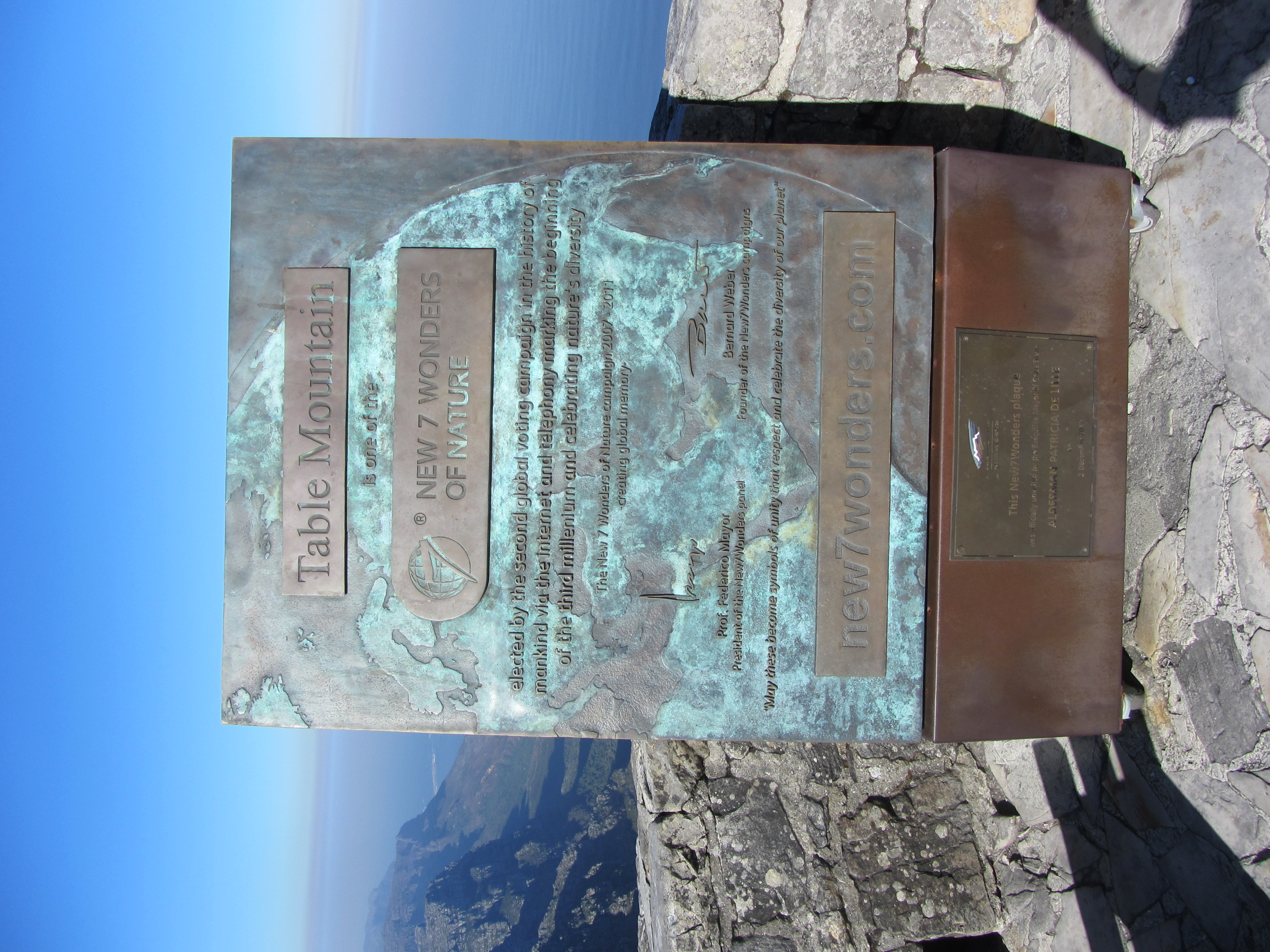 Monument marking Table Mountain as one of the New 7 Wonders of Nature. 