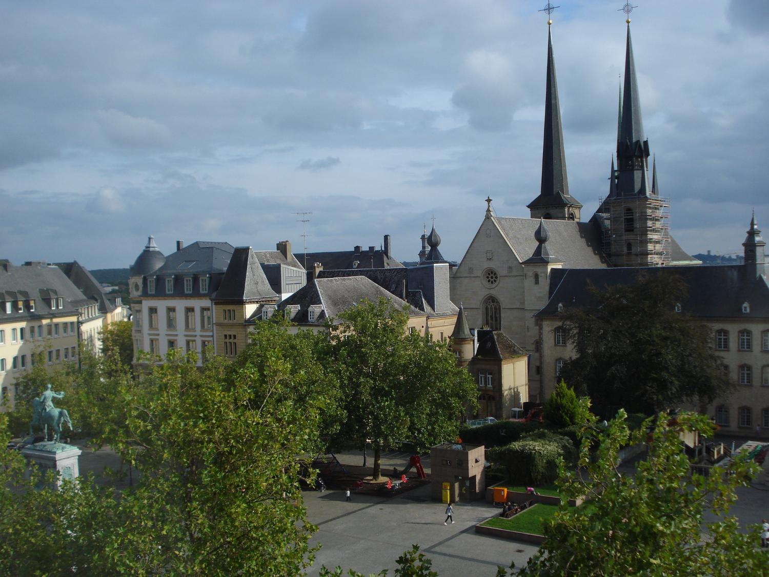 Place Guillaume (William Square) in Luxembourg City is located at the southeast corner of Place d'Armes. It has a statue of King William II at its center and is surrounded by cafes and the Hotel de Ville (Town Hall).