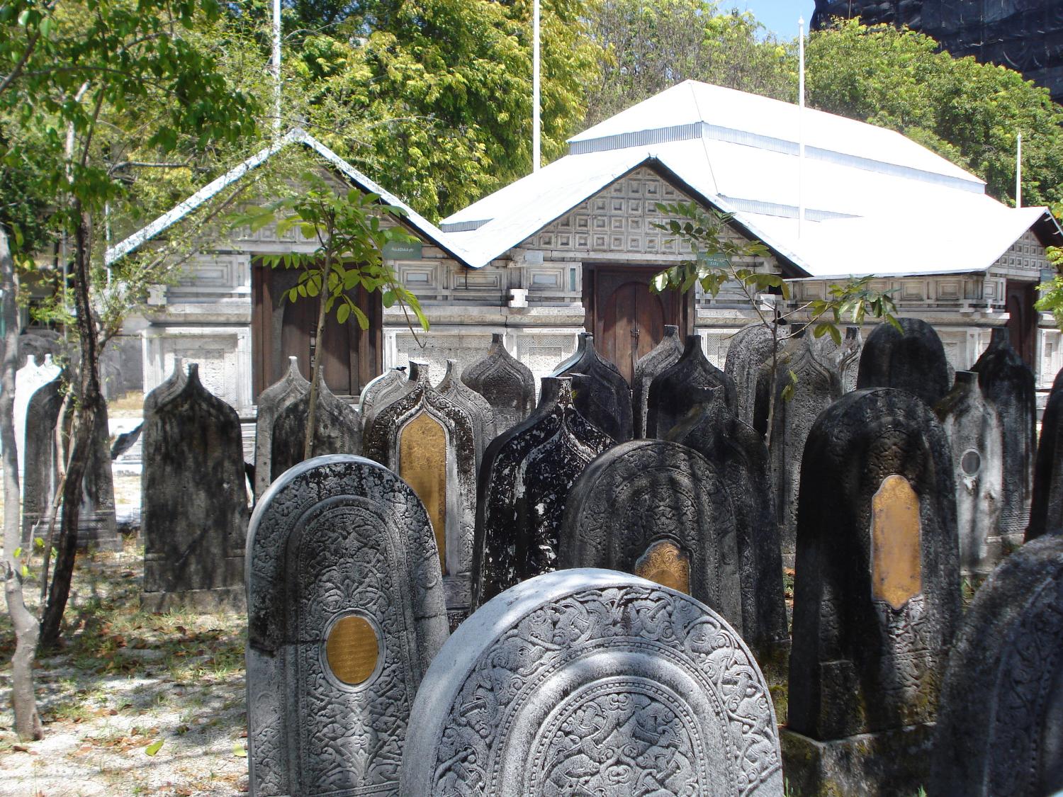 The Royal Graveyard in Male is near the Grand Friday Mosque and contains the tombs of the country's heroes and members of royalty.