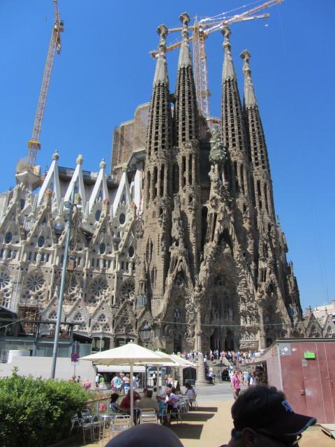The Sagrada Familia (Basilica and Exiatory Church of the Holy Family) in Barcelona was designed by the Catalan architect Antoni GAUDI. Construction began in 1882 and completion is hoped for by 2026. Construction is dependent on donations. The church is a UNESCO World Heritage Site. 