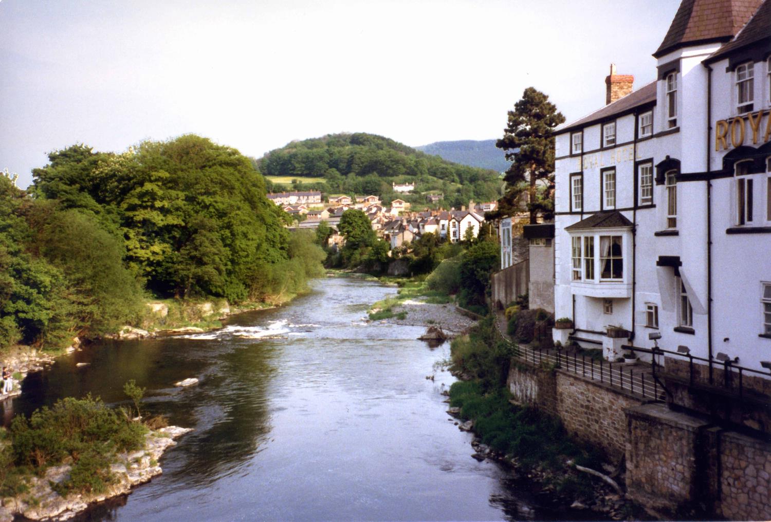 Llangollen, Wales, in the Dee Valley, is the site of the annual International Eisteddfod, a music festival in which singers and dancers from around the world participate. 